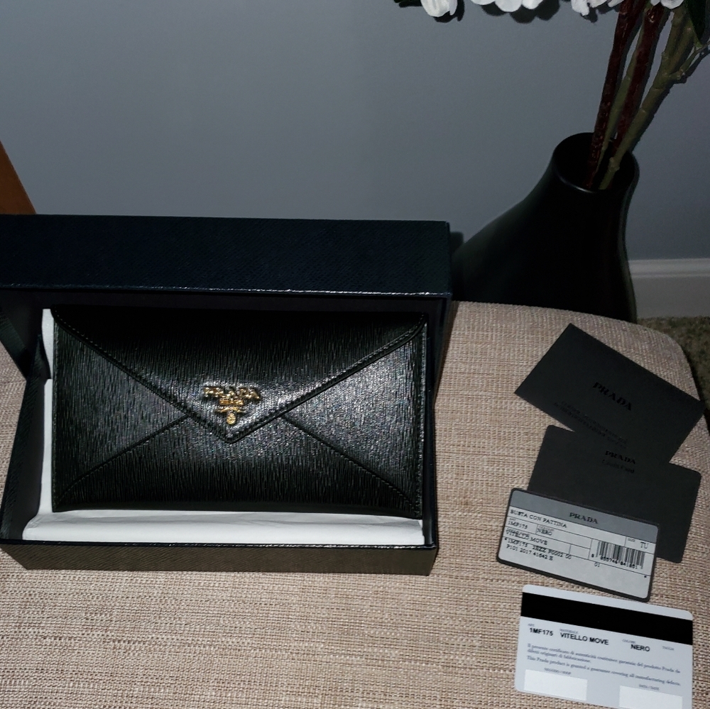 🛍🛍 Prada 😍 🖤💯 Authentic - Picture 4 of 14